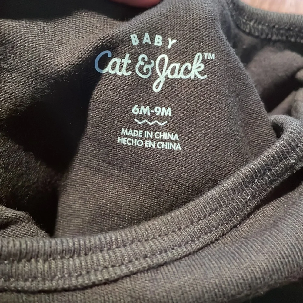Cat & Jack 6 to 9 months onesie